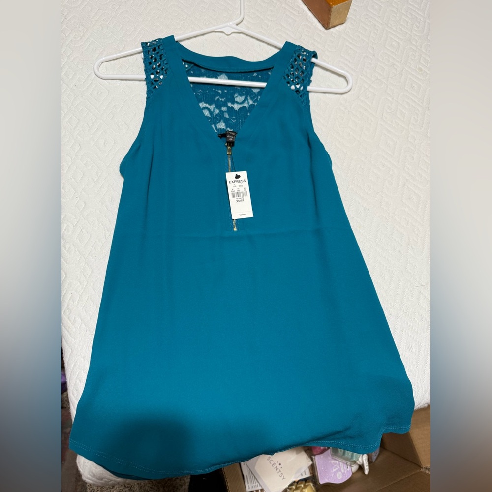Express tank top